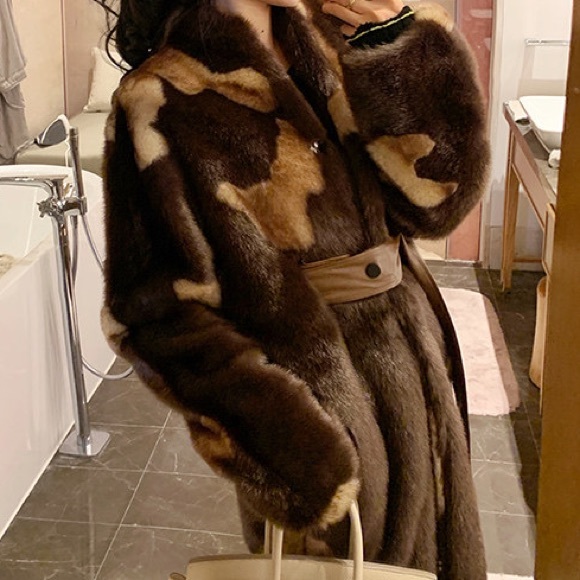 Brown fur coat - Picture 2 of 5